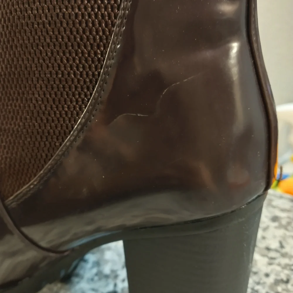 Breckelle's Brown Burgundy Chunky Heel Ankle Boot Elastic Shiney 7 1/2 FLAWS - Picture 12 of 15